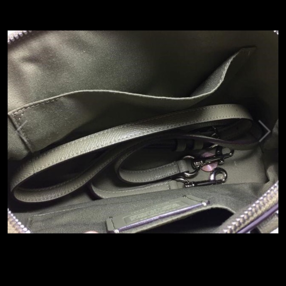 Olive Green Coach Bag, excellent Condition - Picture 3 of 3